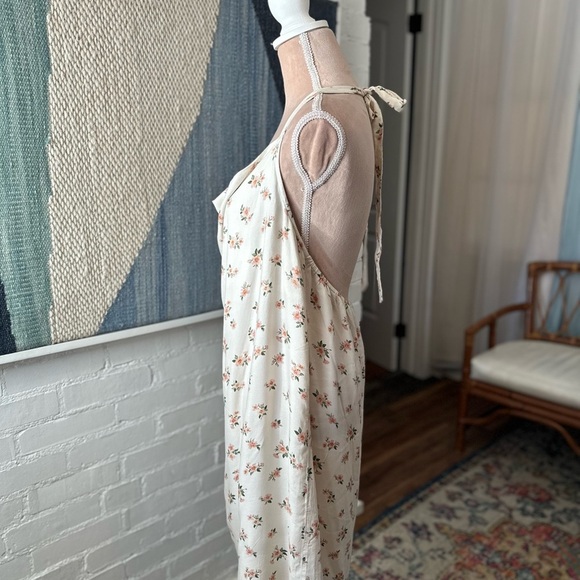 American Eagle Cream Floral Halter Top Dress - Picture 6 of 9
